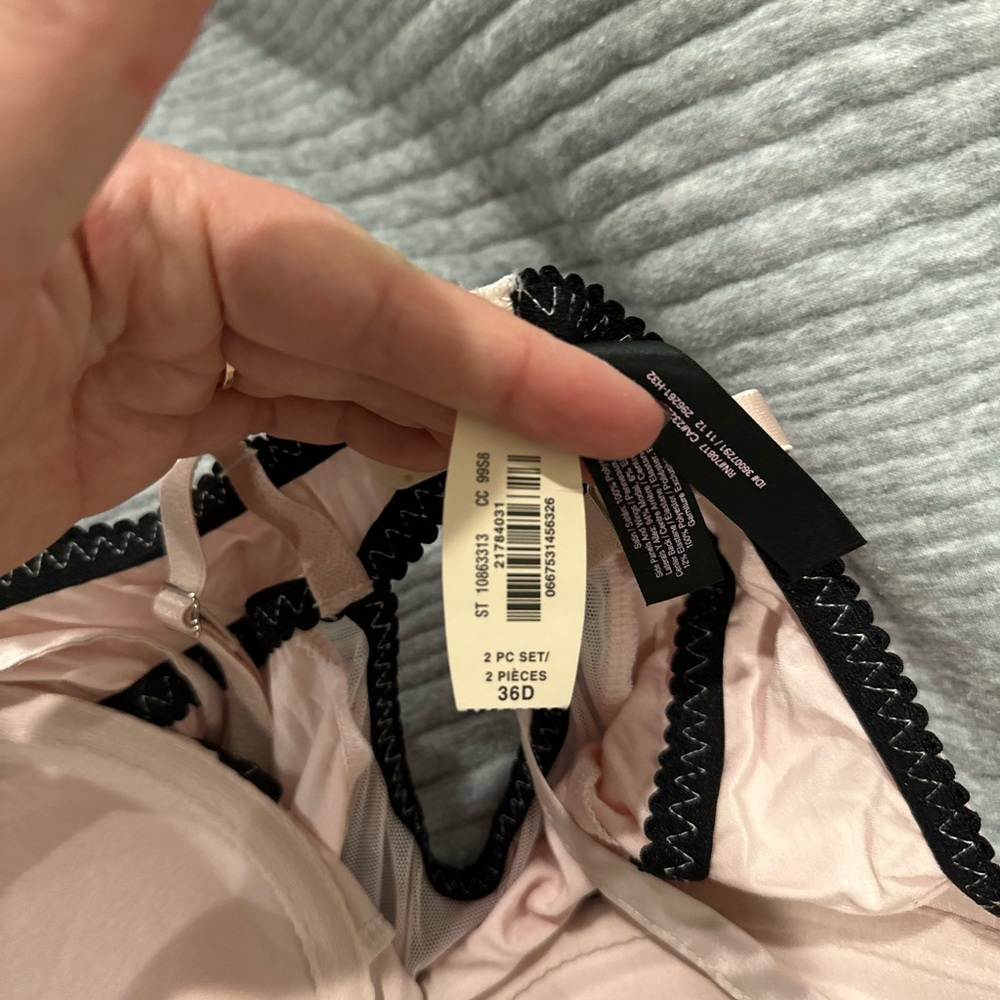 Victorias Secret Sexy Maid NWT 36D lingerie Light Pink and Black - Picture 2 of 2